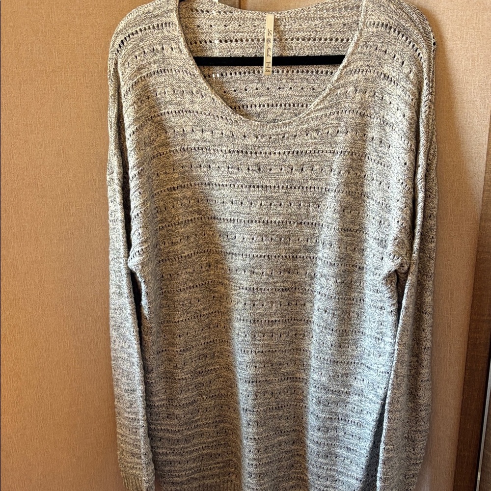 FINAL MARKDOWN Leo & Nicole Light Gray Scoop Neck Sweater xxl